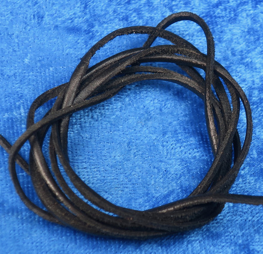 Riipusnauha 2mm nahkanauha 1m, valitse väri