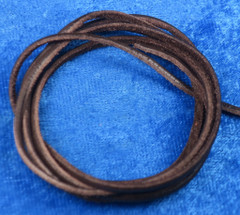 Riipusnauha 2mm nahkanauha 1m, valitse väri