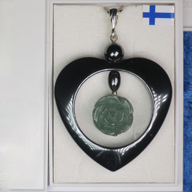 Riipus vihreä aventuriiniruusu ja hematiittisydän sisäkkäin
