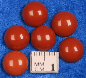 Kapussi punainen jaspis 10mm pyöreä cabochon