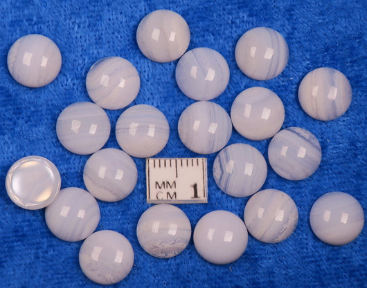 Kapussi kalsedoni 10mm vaaleansininen