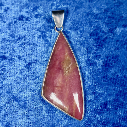 Hopeariipus rodoniitti kolmikulmainen ri6