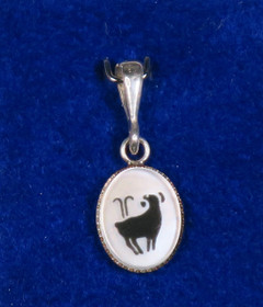 Riipus OINAS  ARIES horoskooppikoru simpukka ja 925-hopea