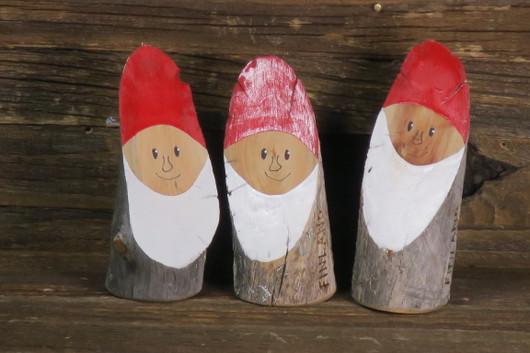 Joulupukki kelopuuta, kasvot maalattu, korkeus n. 10-11cm