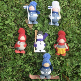 Magneetti lumiukko, puuta 75mm. Sirkka-tonttu