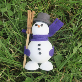 Magneetti lumiukko, puuta 75mm. Sirkka-tonttu