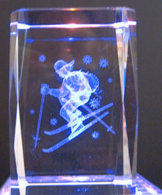 Kristallikuutio 6cm laskettelija