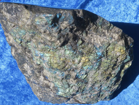 Labradoriitti iso 16kg leveys 26cm korkeus 30cm Madagaskar