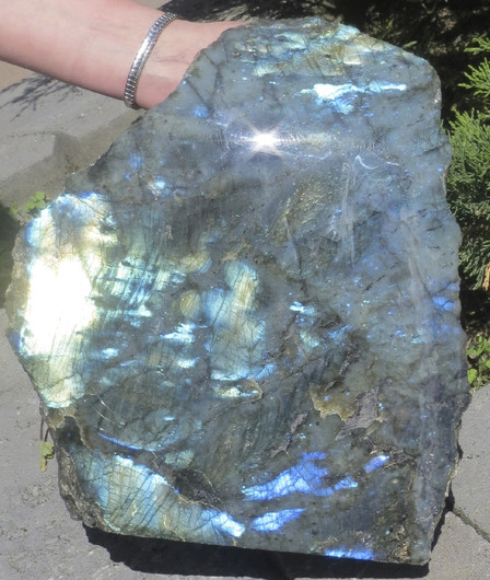 Labradoriitti iso 16kg leveys 26cm korkeus 30cm Madagaskar