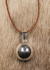 Riipus enkelipallo hiljaisesti helisevä