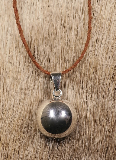 Riipus enkelipallo hiljaisesti helisevä