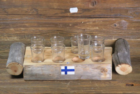 Kelopuutelineessä 8kpl shottilaseja