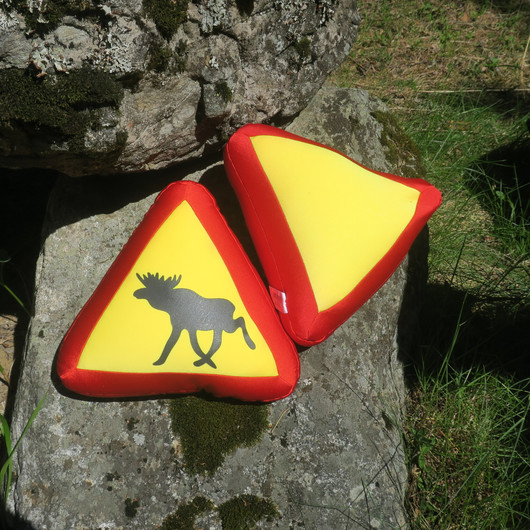 Tyyny varoituskolmio hirvi