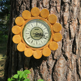 Seinäkello aurinko tai kukka puuta 23,5cm nro G