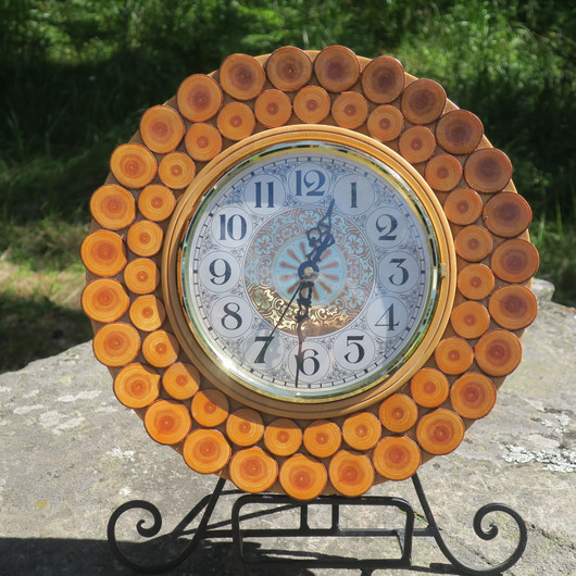 Seinäkello puuta aurinko 2-rivinen 30cm, lasiovi nro D