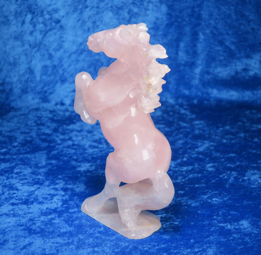 Veistos hevonen ruusukvartsi 16cm, 490g