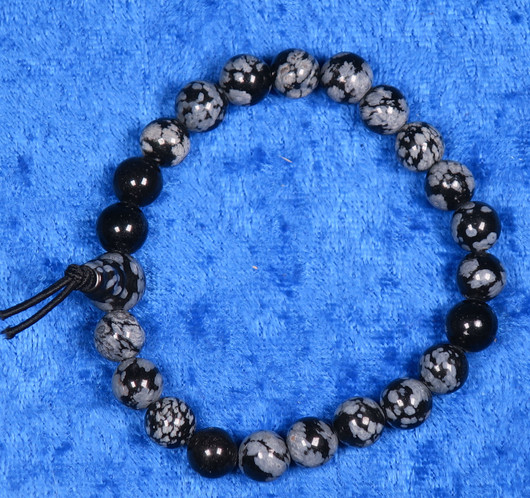 Lumihiutaleobsidiaani rannekoru 8mm. 17cm