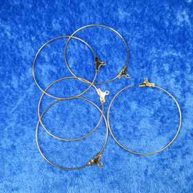 Korurengas 30mm, kullanvärinen, suljettava. Korutarvike