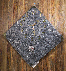 Seinäkello larvikiitti 30x30cm lämpömittarilla kulmittain 312-1