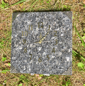 Seinäkello larvikiitti 30x30cm nro 312-5