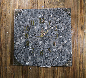 Seinäkello larvikiitti 30x30cm nro 312-5