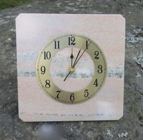 Seinäkello marmori 20x20cm punertava 337-10