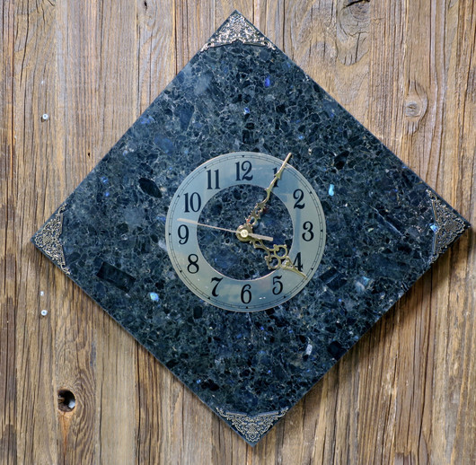 Seinäkello Spektroliitti 30x30cm numerorengas kulmittain nro54-3