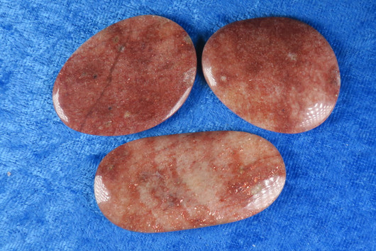 Aventuriini punainen kapussi nro 1-3