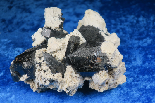 Musta turmaliini kidesykerö 172g  Namibia 327xxk