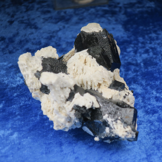 Musta turmaliini kidesykerö 172g  Namibia 327xxk