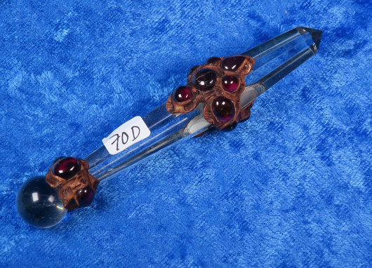 Chakrahoitosauva almandiini ja vuorikide. Valitse