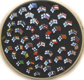 Pinssi lippupari Suomen lippu ja muun maan lippu, valitse