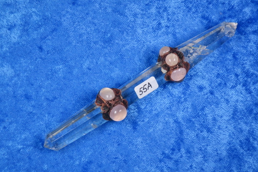 Chakrahoitosauva ruusukvartsi ja vuorikide sydänchakralle 