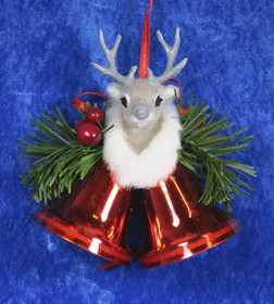 Joulukoriste poron pää ja punaiset joulukellot