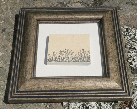 Taulu Dendriitti, kehys  153x153mm kivi 57x45mm A