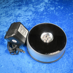 LED-valoalusta pyörivä, monivärinen 12cm KÄYTETTY, ilman laatikkoa