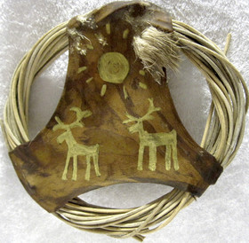 Unisieppari 2 poroa ja aurinko, rottinkia ja poron nahkaa, 16cm