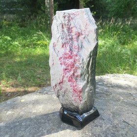 Maljakko Vuori, takaseinä L, korkeus 37cm keramiikkaa punainen