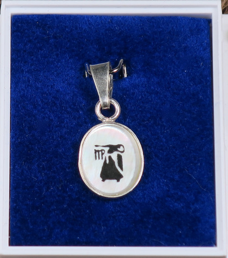 Hopeariipus NEITSYT VIRGO, 925-hopea ja simpukka