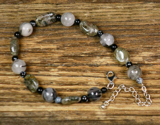 Rannekoru rutiilikvartsi 8mm ja rumpuhiottu, 4mm lumihiutaleobsidiaani