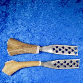 Suomustinrauta kaiverrettu poronsarvikahva