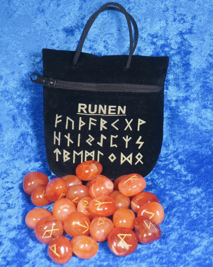 Riimukivet Karneoliriimut, säilytyspussi, ohjeet