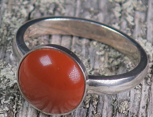 Hopeasormus punainen jaspis 16.8mm