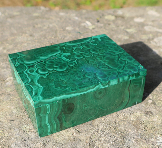 Rasia malakiitti, kannellinen 6x8x3cm  2.laatu