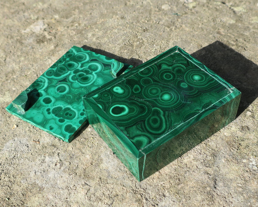 Rasia malakiitti, kannellinen 6x8x3cm  2.laatu