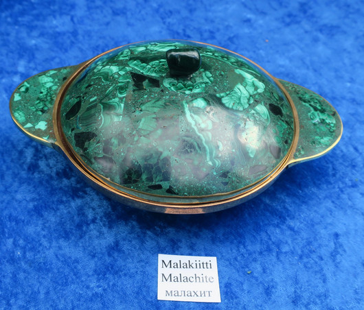 Malakiittikuho 12,5cm korvallinen ja kannellinen kiviastia