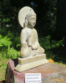 Kiviveistos Quan Yin agalmatoliittia