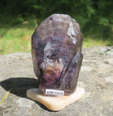 Ametistikide alustalla, vettä sisällä 278g  90mm