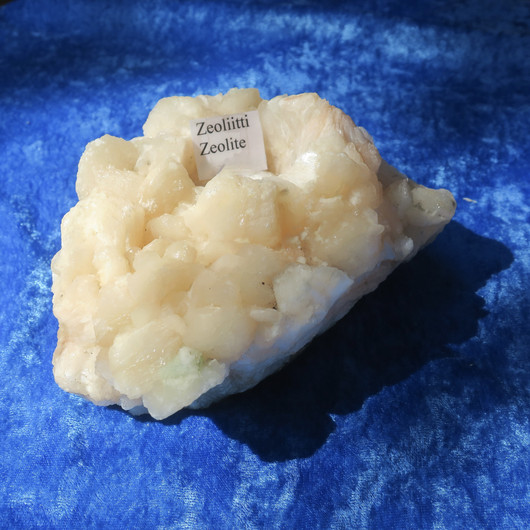 Tuikkualusta Zeoliitti kidesykerö E