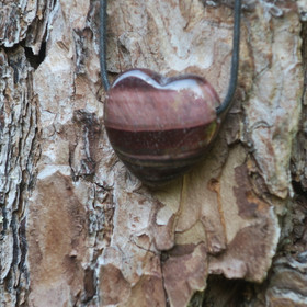 Kaulakoru häränsilmäsydän 3x3cm porattu riipus